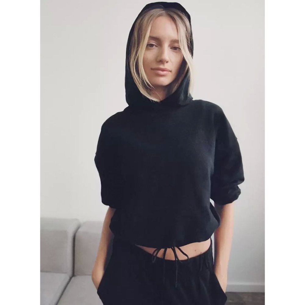 Aritzia Black Cropped Hoodie